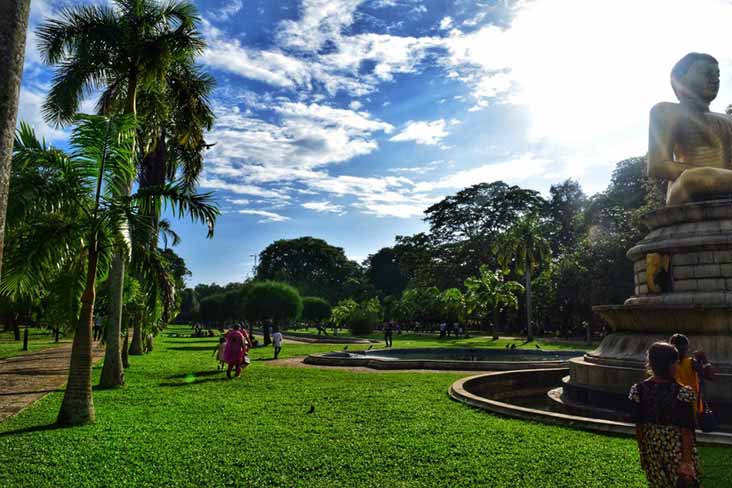 Viharamahadevi Park