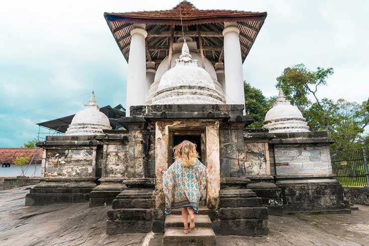 Gadaladeniya Temple